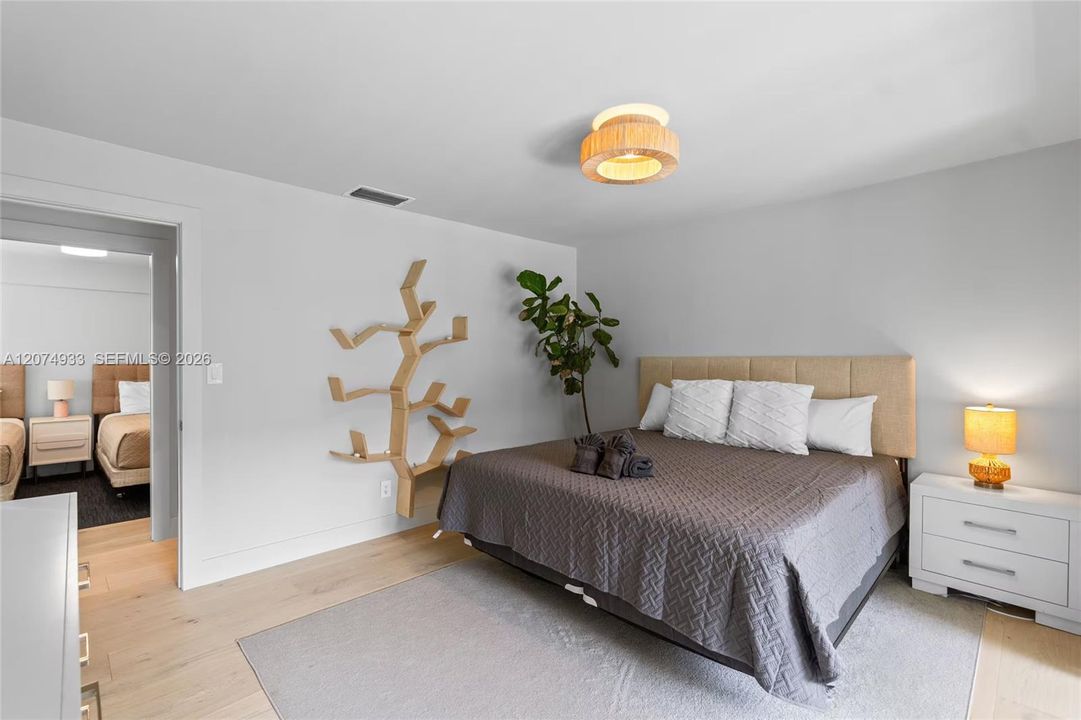 For Sale: $774,900 (2 beds, 2 baths, 1752 Square Feet)