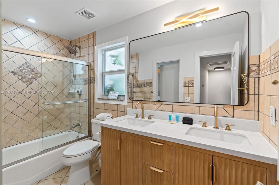 For Sale: $774,900 (2 beds, 2 baths, 1752 Square Feet)