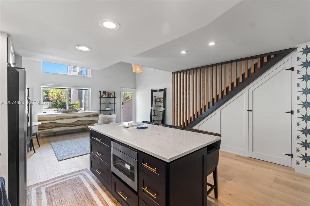 For Sale: $774,900 (2 beds, 2 baths, 1752 Square Feet)