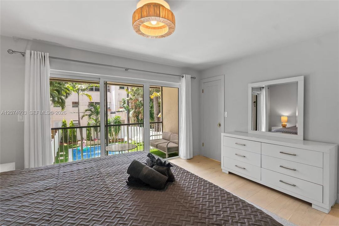 For Sale: $774,900 (2 beds, 2 baths, 1752 Square Feet)