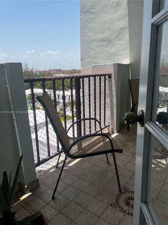 For Rent: $1,800 (1 beds, 1 baths, 873 Square Feet)