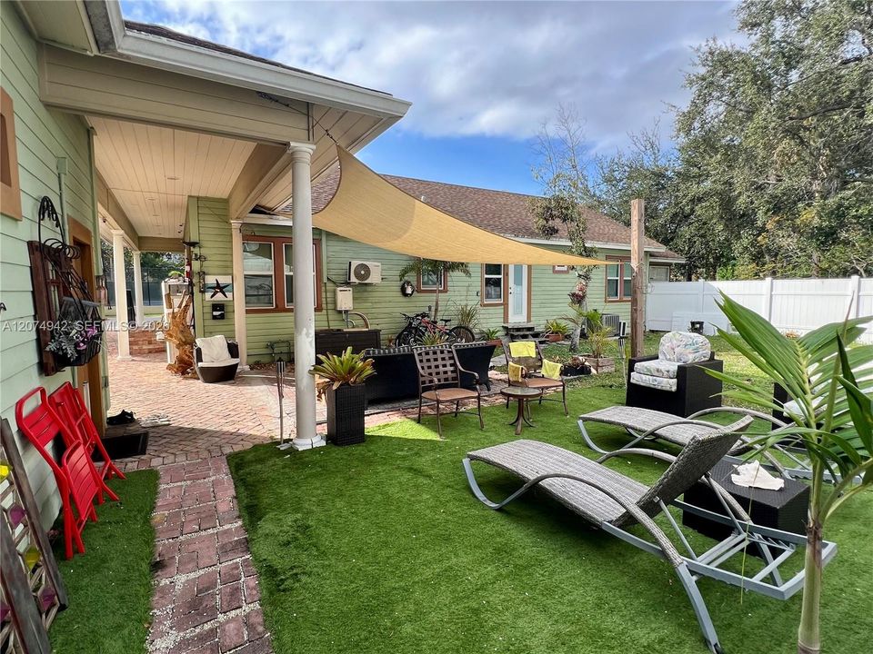 For Sale: $778,000 (6 beds, 3 baths, 1248 Square Feet)