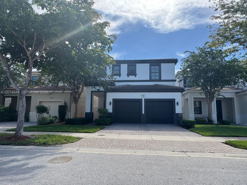 For Rent: $6,150 (4 beds, 2 baths, 2318 Square Feet)