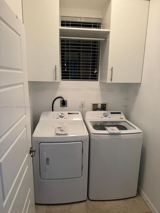 For Rent: $6,150 (4 beds, 2 baths, 2318 Square Feet)
