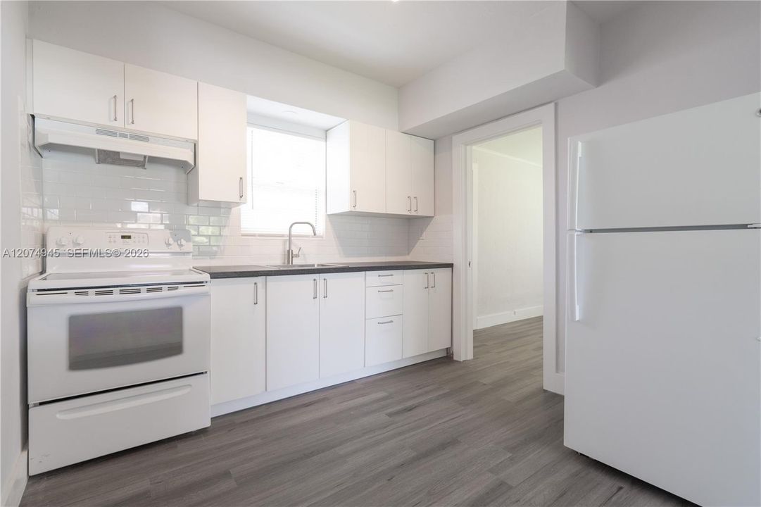 For Rent: $1,950 (2 beds, 1 baths, 1536 Square Feet)
