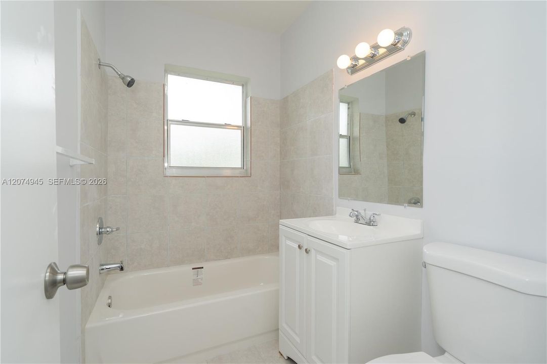 For Rent: $1,950 (2 beds, 1 baths, 1536 Square Feet)