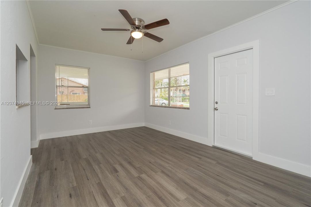 For Rent: $1,950 (2 beds, 1 baths, 1536 Square Feet)