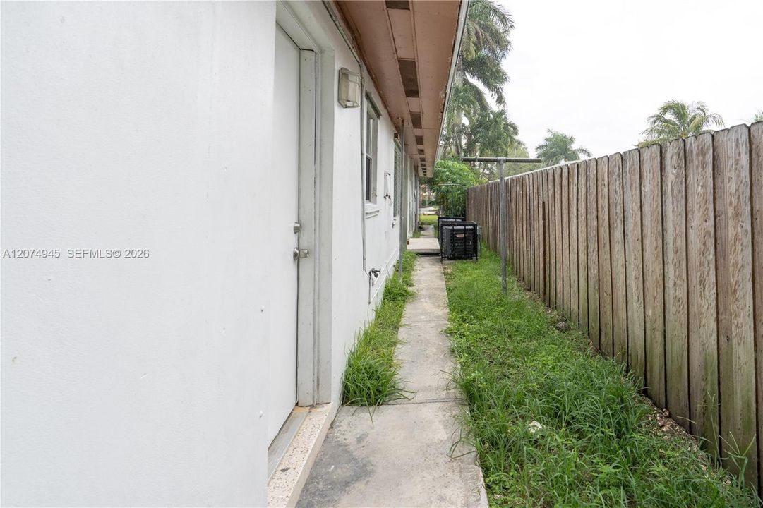 For Rent: $1,950 (2 beds, 1 baths, 1536 Square Feet)