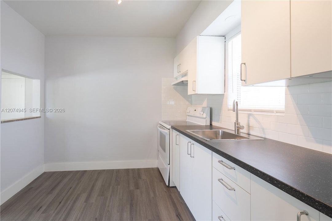 For Rent: $1,950 (2 beds, 1 baths, 1536 Square Feet)