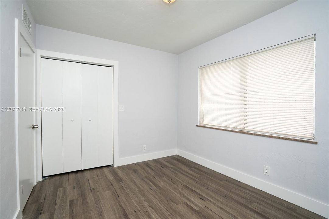 For Rent: $1,950 (2 beds, 1 baths, 1536 Square Feet)