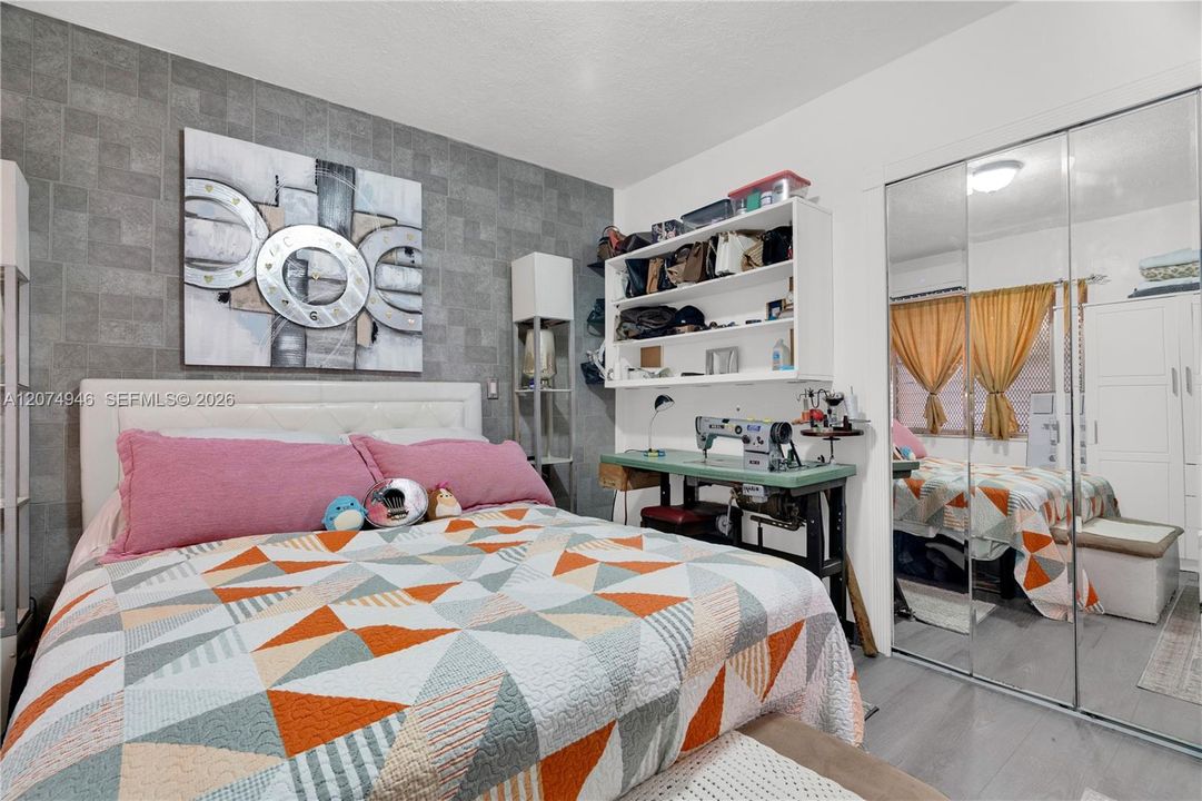 For Sale: $360,000 (2 beds, 2 baths, 918 Square Feet)