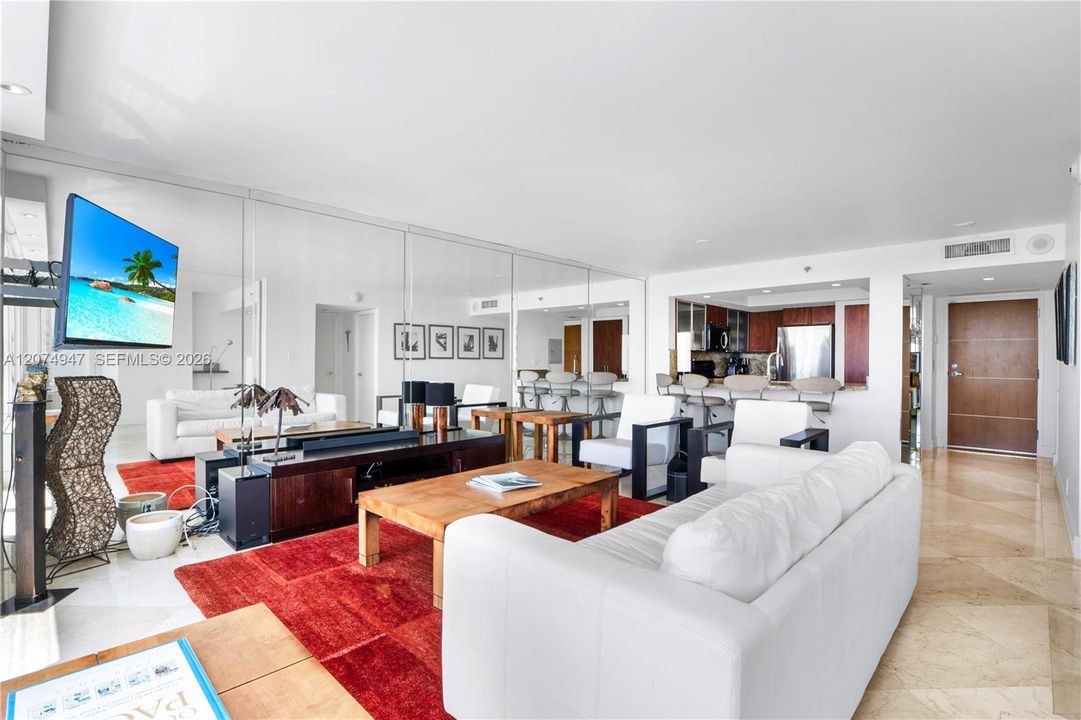 For Sale: $1,325,000 (2 beds, 2 baths, 1042 Square Feet)