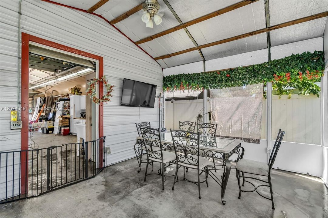 En Venta: $425,000 (2 camas, 1 baños, 900 Pies cuadrados)