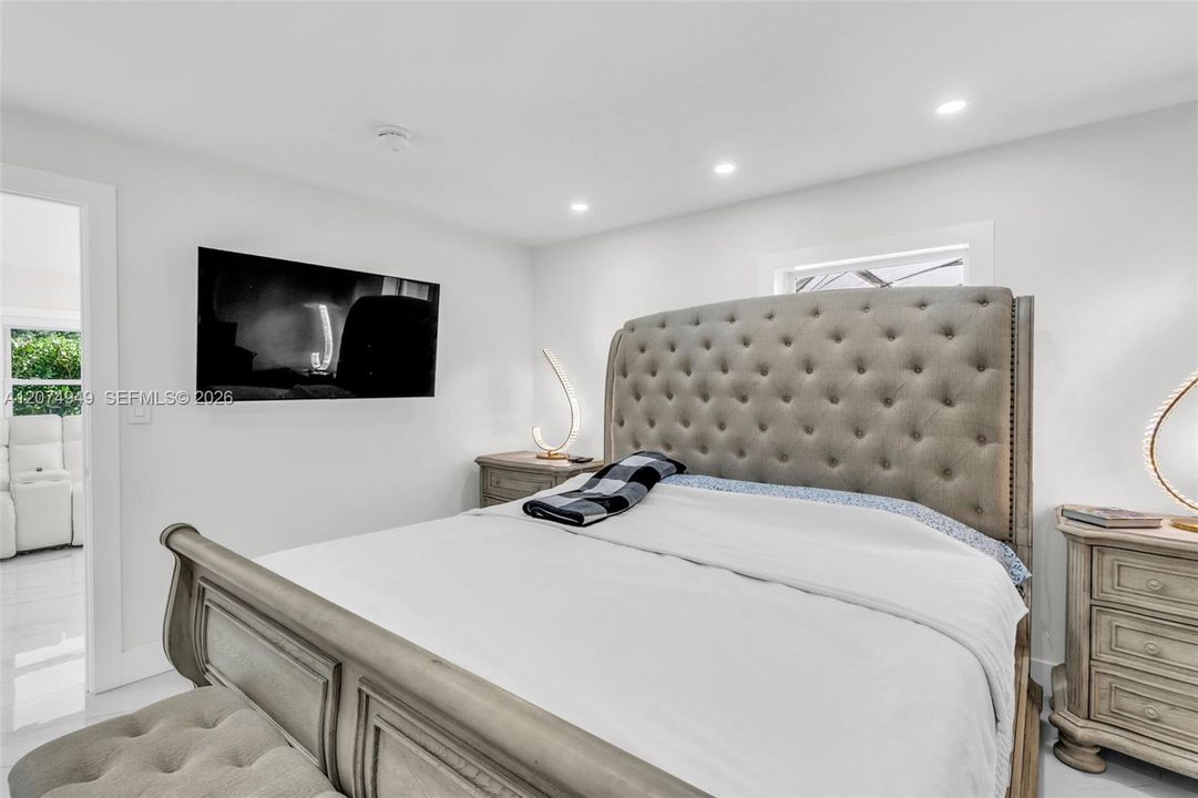 En Venta: $425,000 (2 camas, 1 baños, 900 Pies cuadrados)
