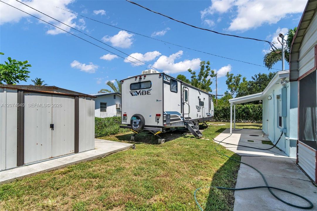 En Venta: $425,000 (2 camas, 1 baños, 900 Pies cuadrados)