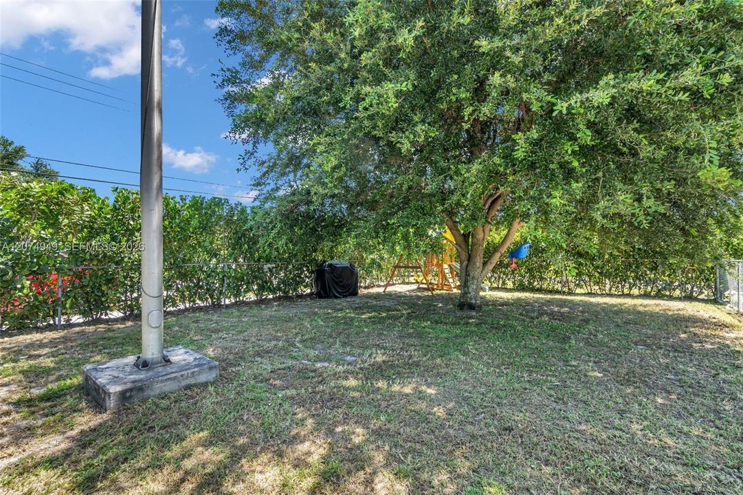 En Venta: $425,000 (2 camas, 1 baños, 900 Pies cuadrados)