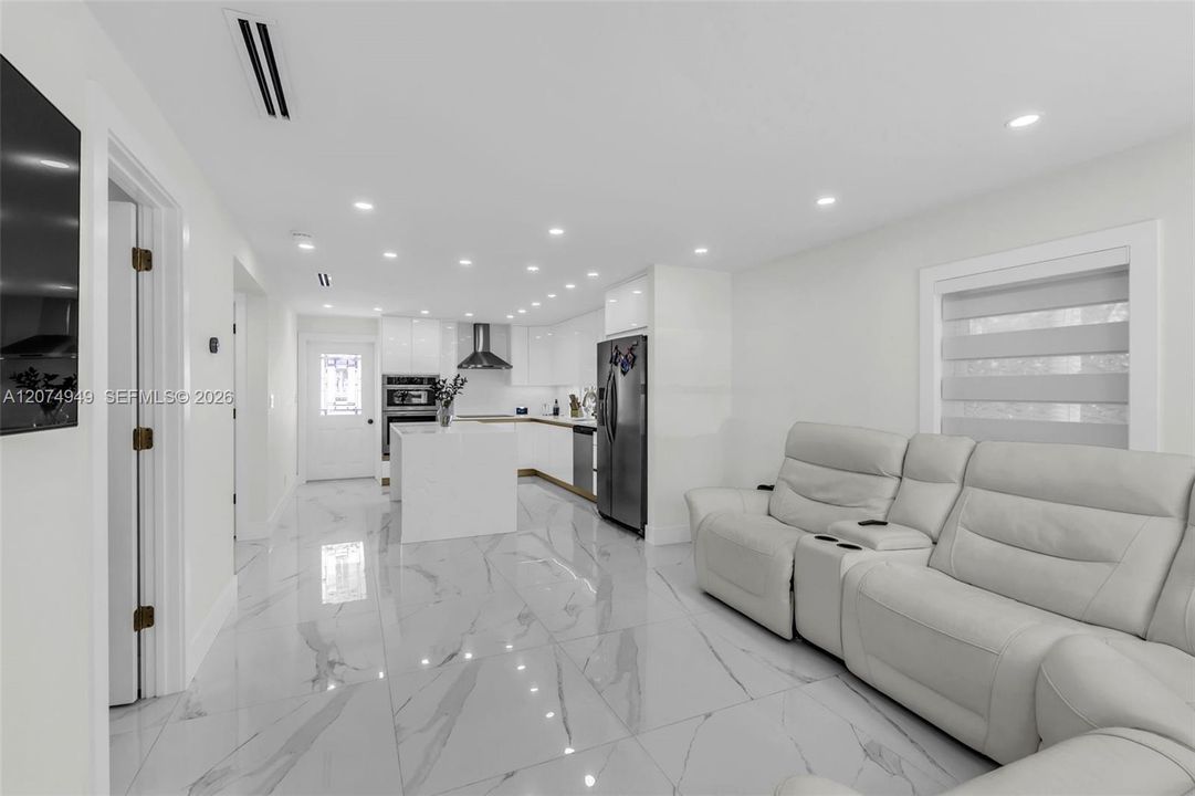 En Venta: $425,000 (2 camas, 1 baños, 900 Pies cuadrados)