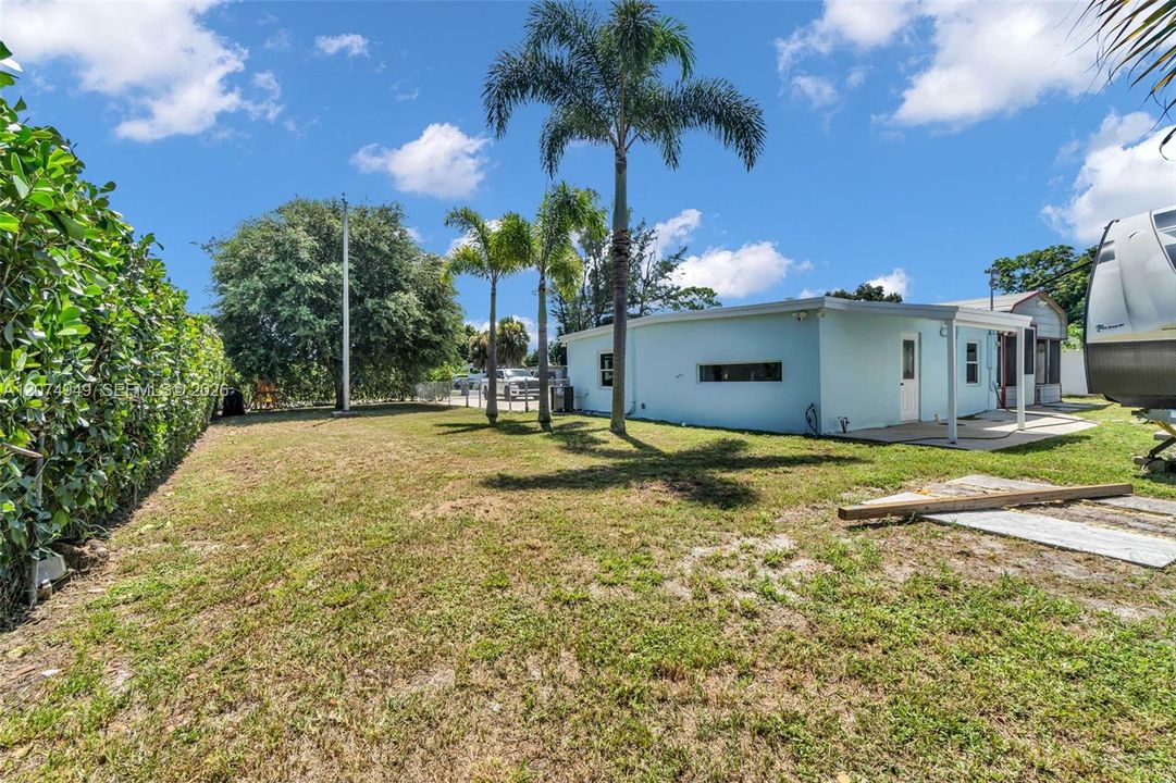 En Venta: $425,000 (2 camas, 1 baños, 900 Pies cuadrados)