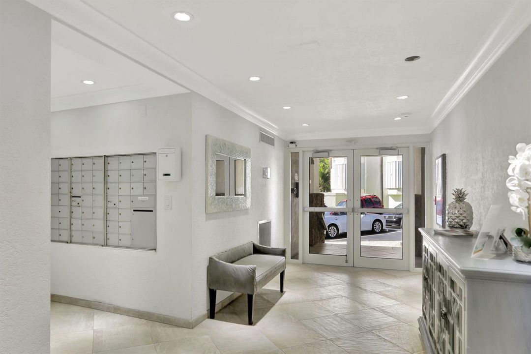 COMMUN ITY ROOM
