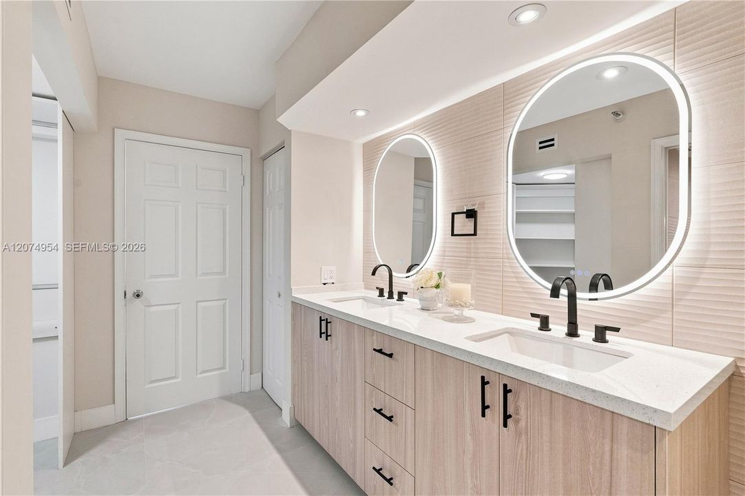 For Sale: $540,000 (2 beds, 2 baths, 1181 Square Feet)