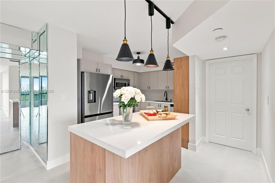 For Sale: $540,000 (2 beds, 2 baths, 1181 Square Feet)