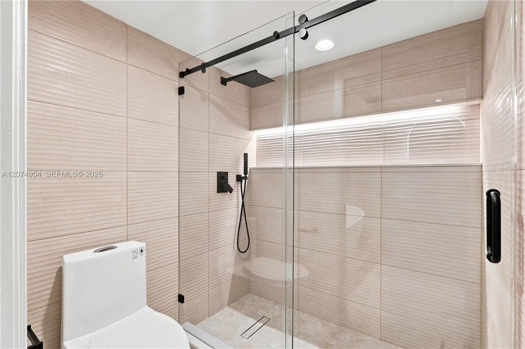 For Sale: $540,000 (2 beds, 2 baths, 1181 Square Feet)