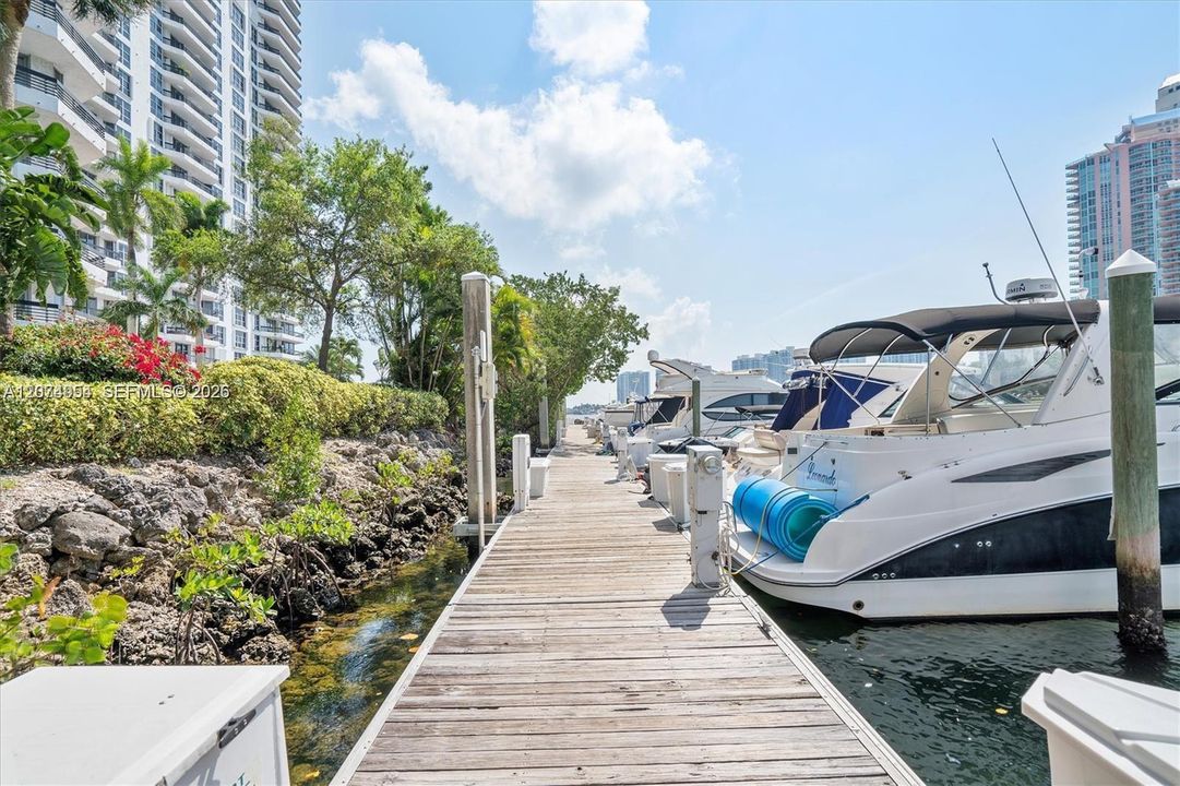 For Sale: $540,000 (2 beds, 2 baths, 1181 Square Feet)