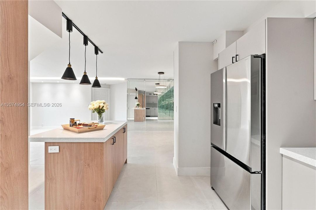 For Sale: $540,000 (2 beds, 2 baths, 1181 Square Feet)