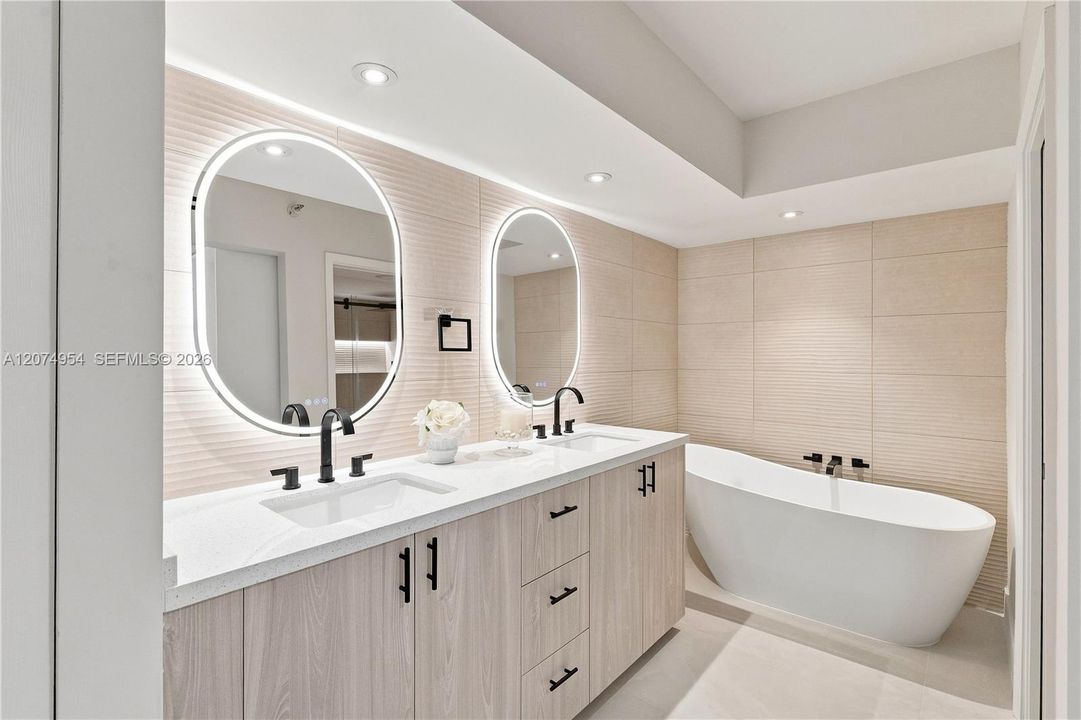For Sale: $540,000 (2 beds, 2 baths, 1181 Square Feet)