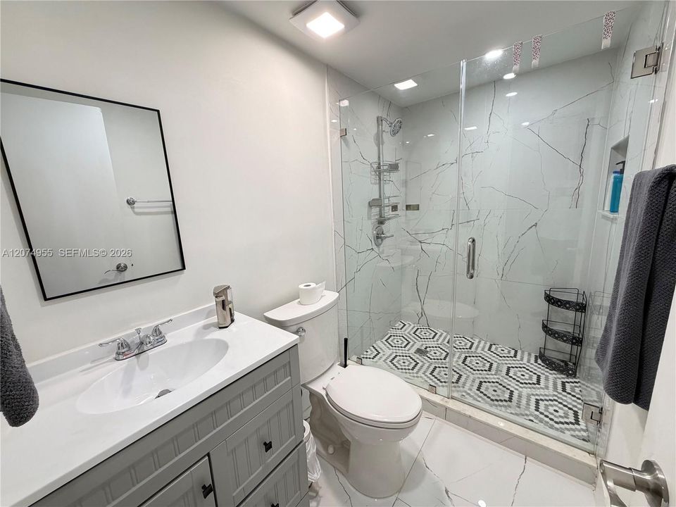 For Rent: $1,300 (1 beds, 1 baths, 300 Square Feet)