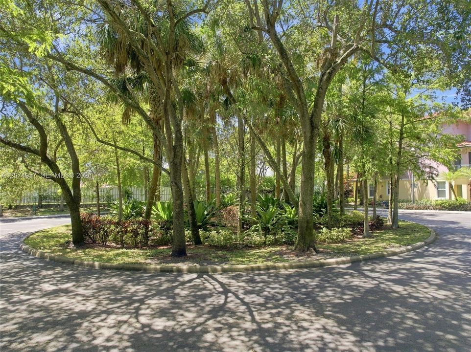 For Sale: $320,000 (2 beds, 2 baths, 1203 Square Feet)