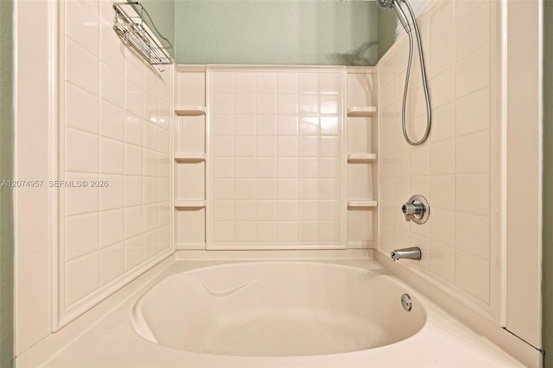 For Sale: $320,000 (2 beds, 2 baths, 1203 Square Feet)
