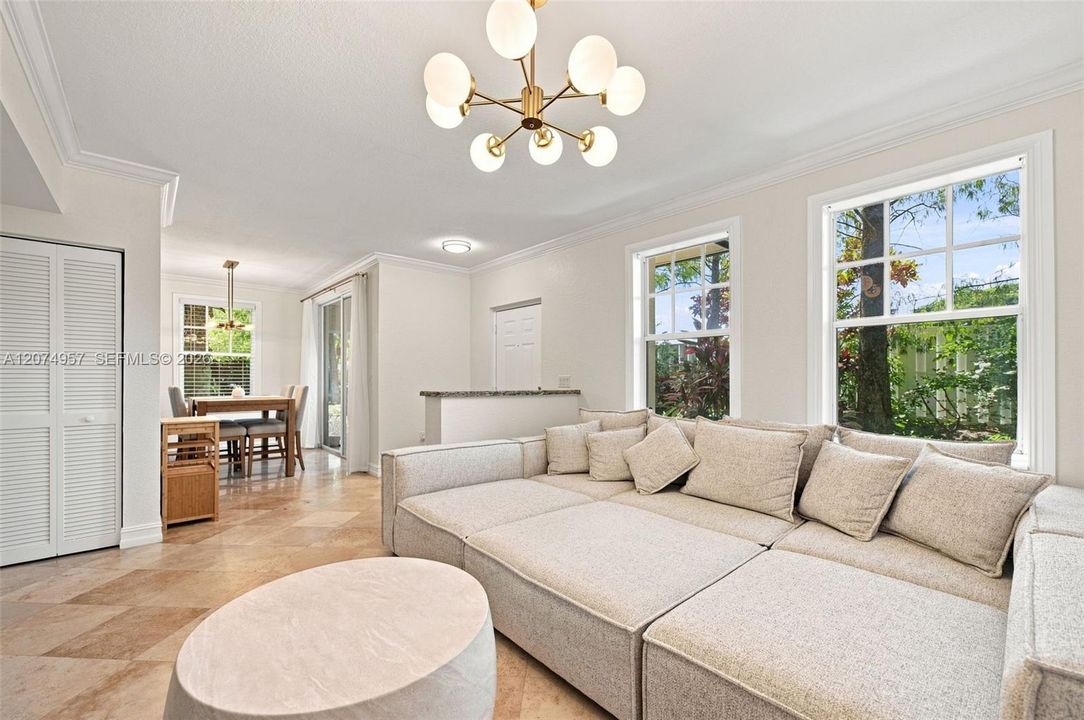 For Sale: $320,000 (2 beds, 2 baths, 1203 Square Feet)