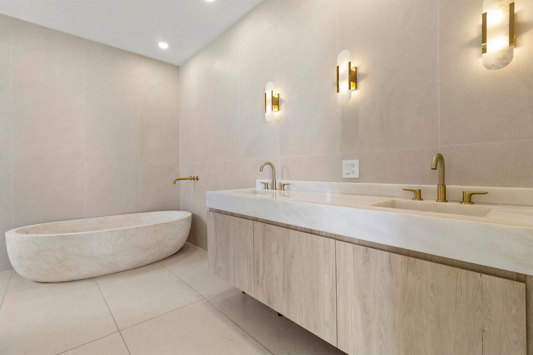 Primary bath