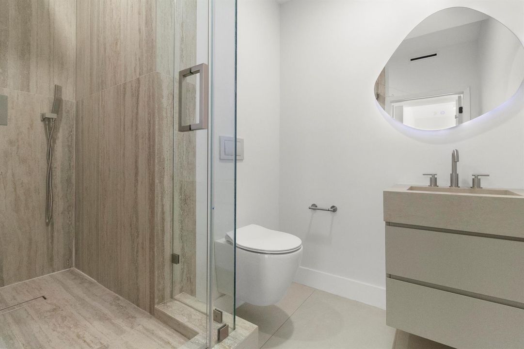 Guest bath 1
