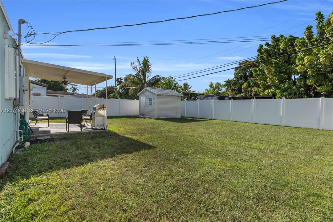 For Sale: $725,000 (2 beds, 1 baths, 1100 Square Feet)