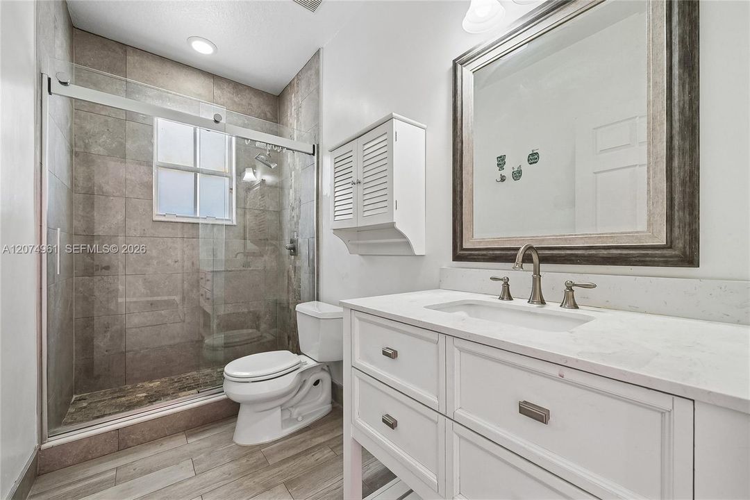 For Sale: $469,999 (4 beds, 2 baths, 1928 Square Feet)