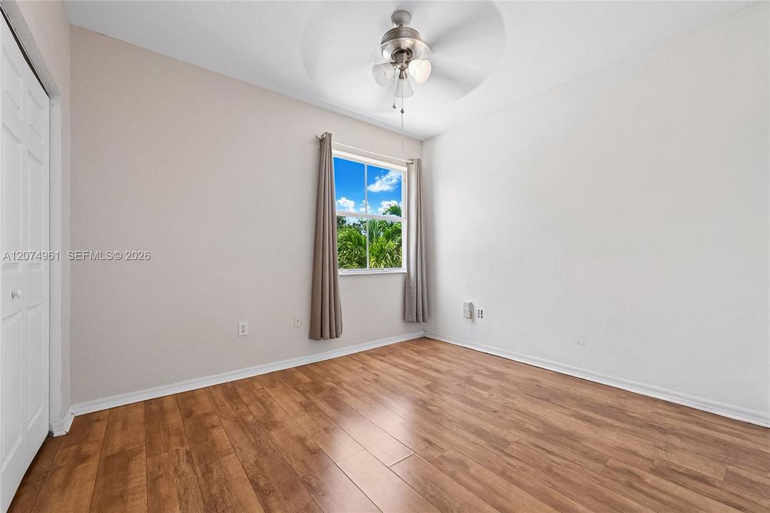For Sale: $469,999 (4 beds, 2 baths, 1928 Square Feet)