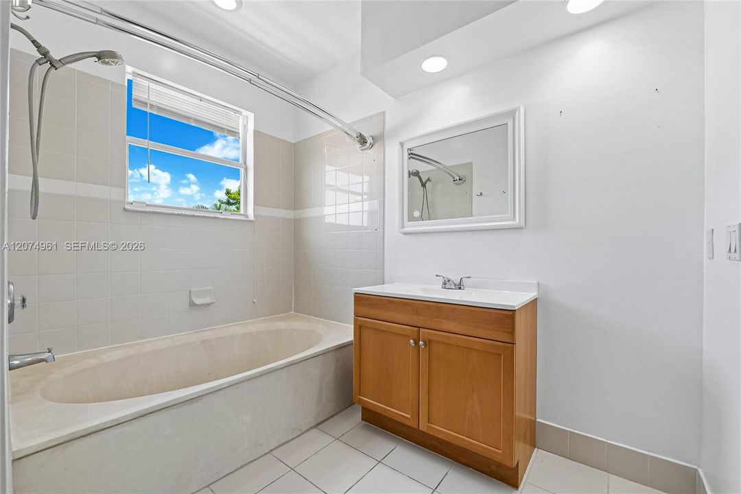 For Sale: $469,999 (4 beds, 2 baths, 1928 Square Feet)