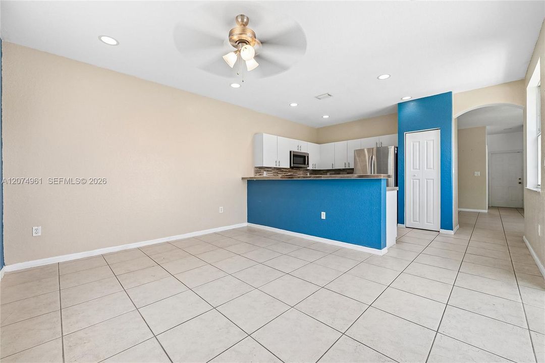 For Sale: $469,999 (4 beds, 2 baths, 1928 Square Feet)