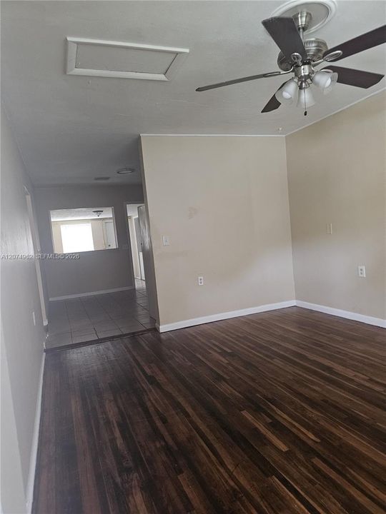 For Rent: $1,975 (2 beds, 1 baths, 1832 Square Feet)
