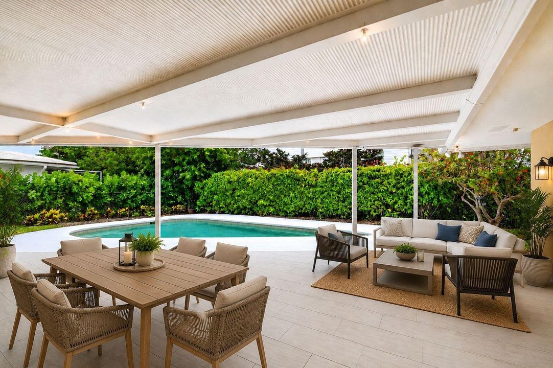 59-web-or-mls-wide_bright_outdoor_patio_
