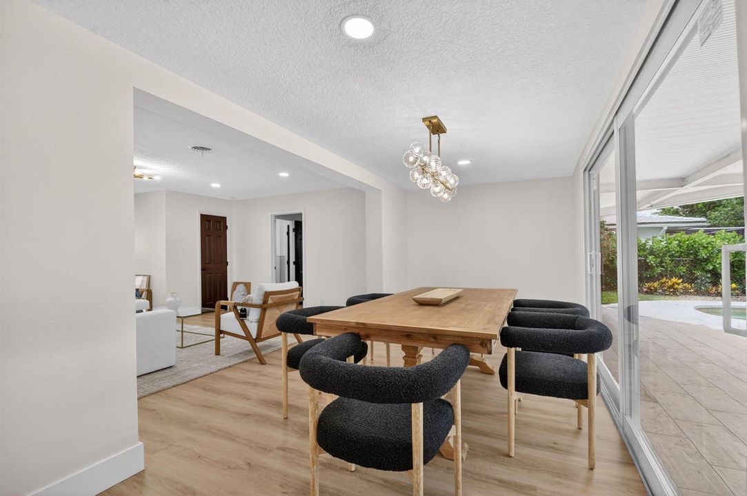 14-web-or-mls-1221 Singer Dr (14)