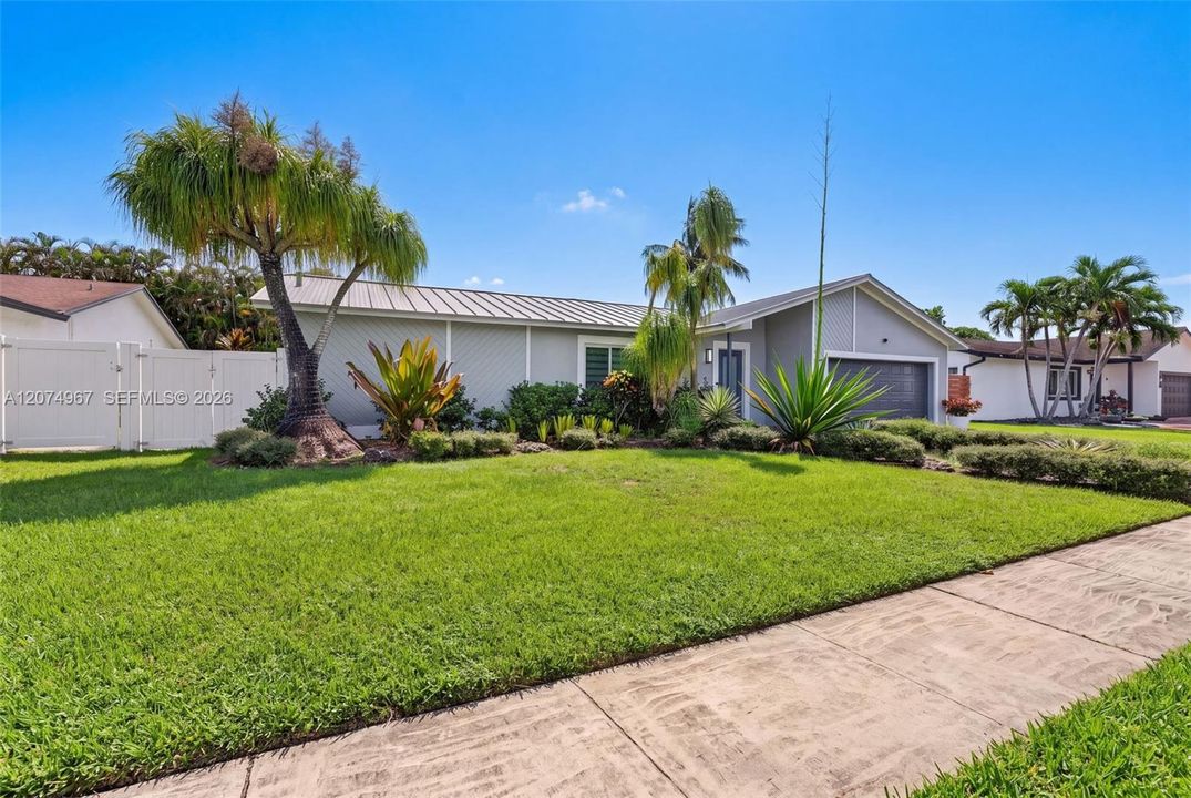 For Rent: $5,250 (3 beds, 2 baths, 1800 Square Feet)