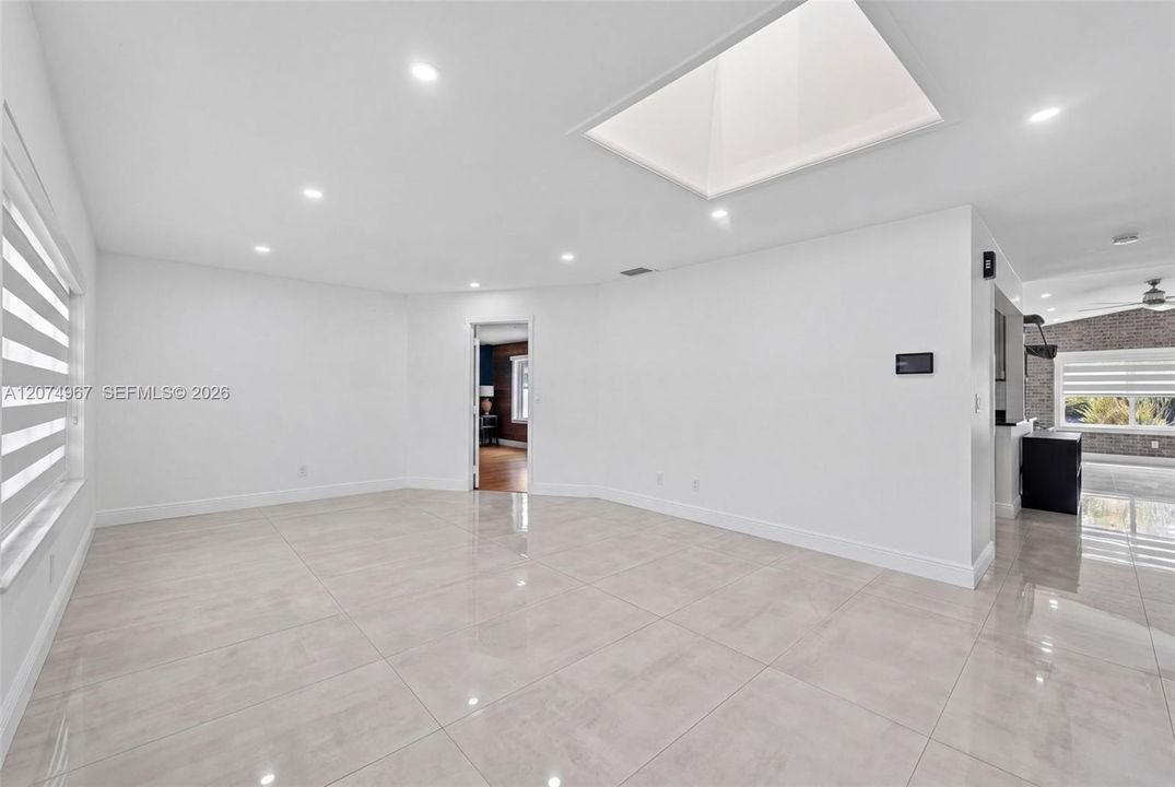 For Rent: $5,250 (3 beds, 2 baths, 1800 Square Feet)