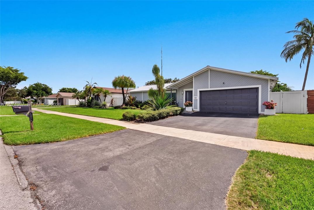 For Rent: $5,250 (3 beds, 2 baths, 1800 Square Feet)