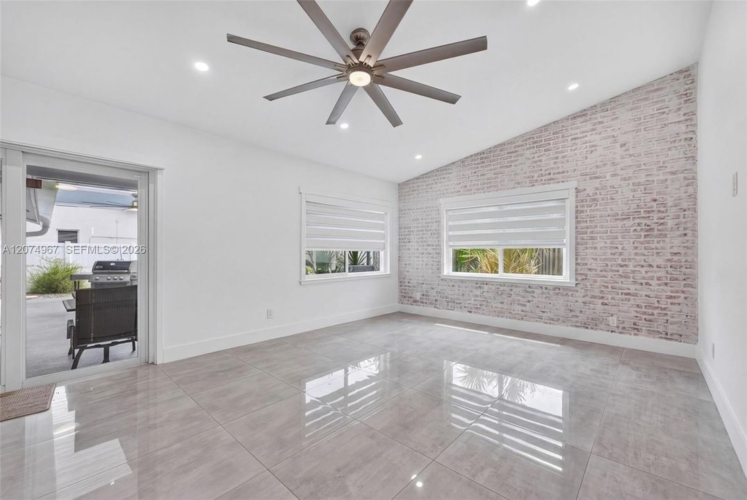 For Rent: $5,250 (3 beds, 2 baths, 1800 Square Feet)