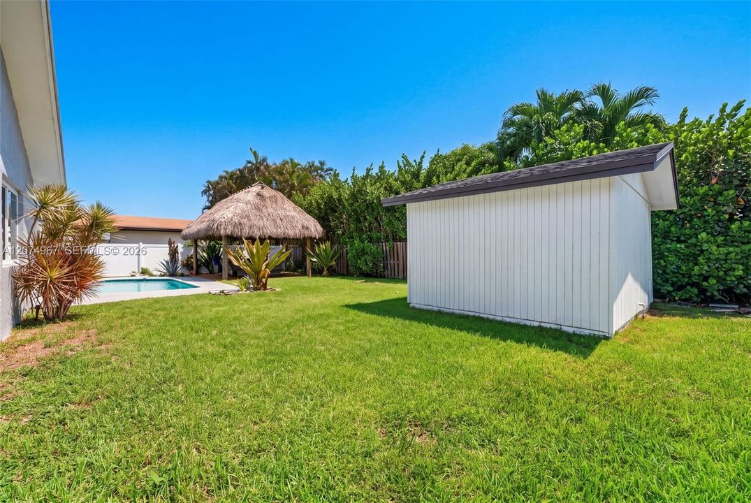 For Rent: $5,250 (3 beds, 2 baths, 1800 Square Feet)