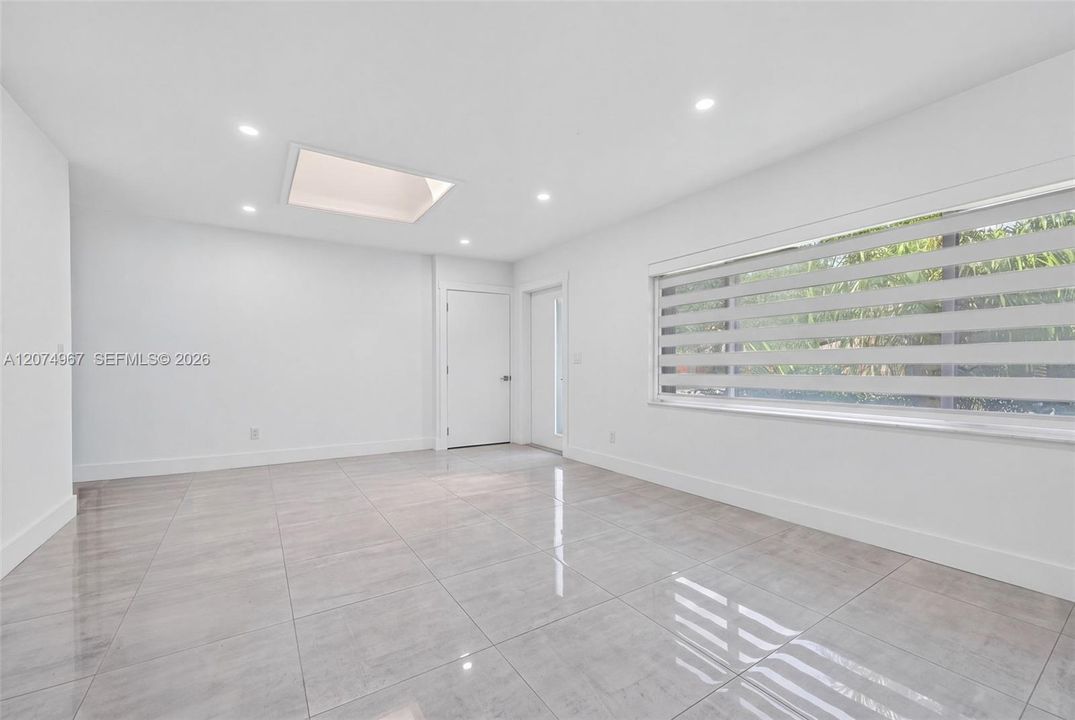 For Rent: $5,250 (3 beds, 2 baths, 1800 Square Feet)