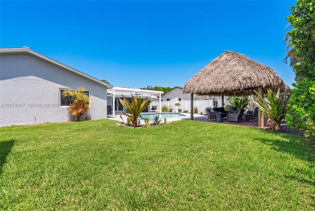 For Rent: $5,250 (3 beds, 2 baths, 1800 Square Feet)